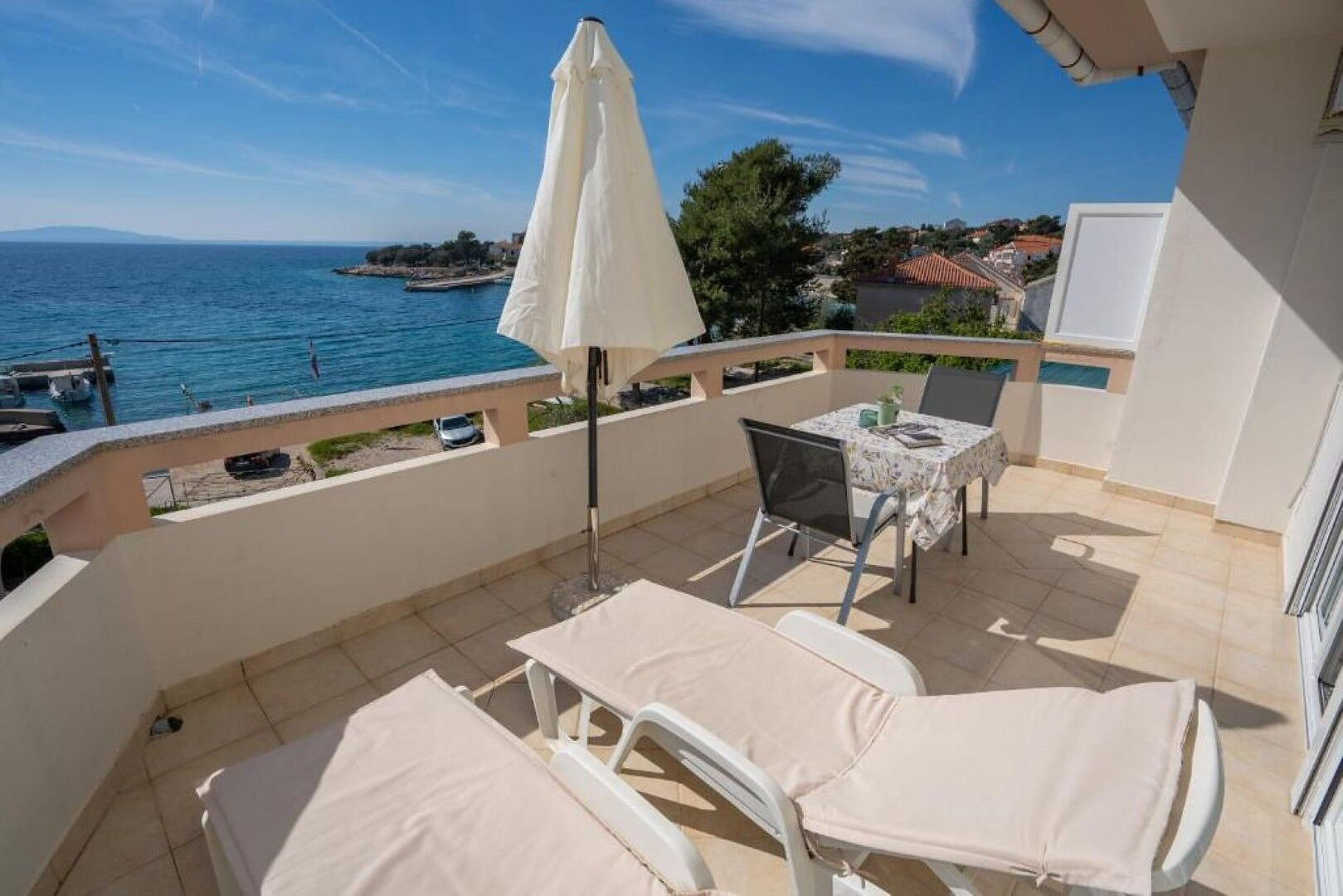 Apartments Beachfront Jakišnica - Unit 378145-13
