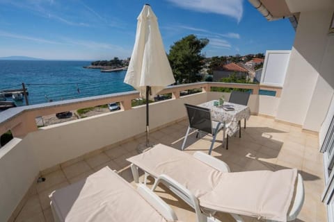 Apartments Beachfront Jakišnica - Unit 378145-13