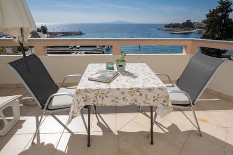 Apartments Beachfront Jakišnica - Unit 378145-13