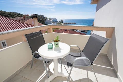 Apartments Beachfront Jakišnica - Unit 378146-13