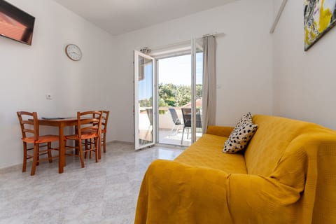 Apartments Beachfront Jakišnica - Unit 378146-13