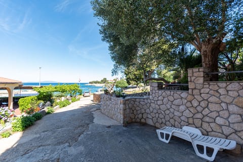 Apartments Beachfront Jakišnica - Unit 378152-13