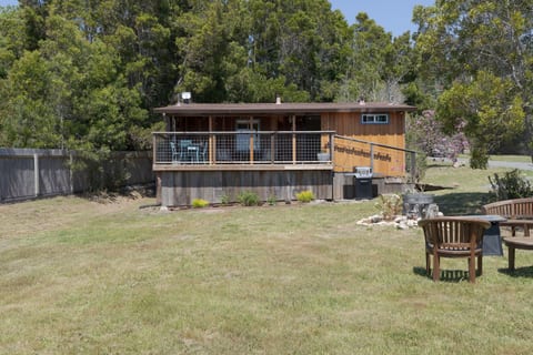 Little Quail Cabin - Ocean Views & Private Acre