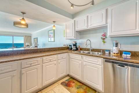 B604 | The Beach House Condominiums