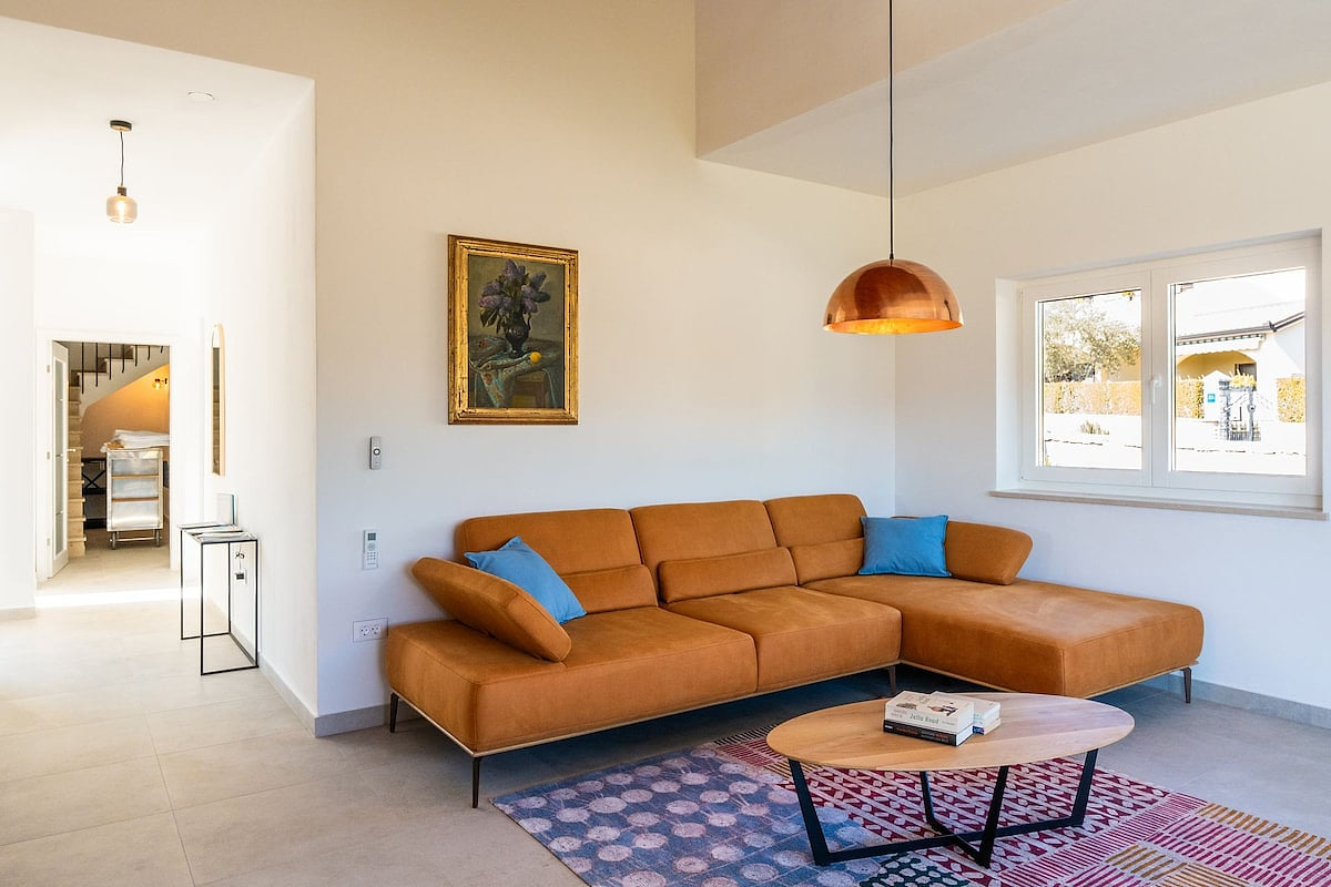 Family house with pool in town Bale,15min to sea image 1