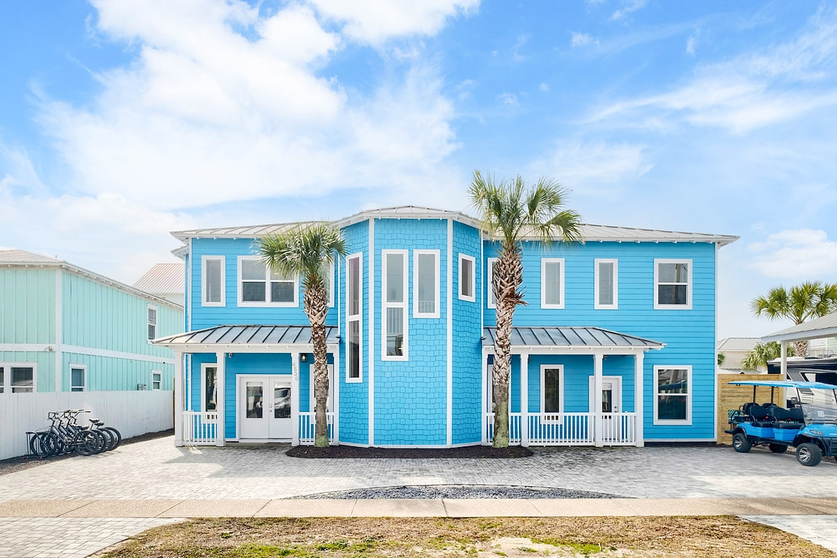 New Private Pool Walk to Beach image 1