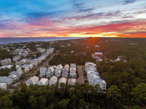 30A Fall Escape: 3 King Suites, Golf Cart, Pool