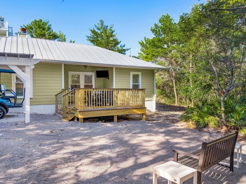 Fall 30A Cottage: Golf Cart, Bikes, No Stairs