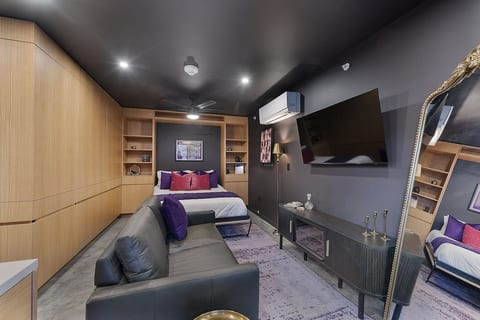Wildcat Speakeasy | K-State Vibes + Prime Location