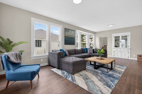 Cheese, Coast & Comfort | RV Parking | King beds