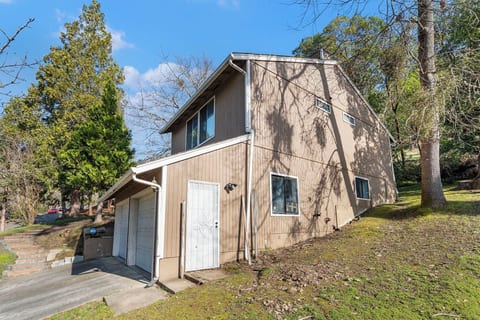One Home, Two Hangouts—Perfect for Groups