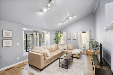 One Home, Two Hangouts—Perfect for Groups