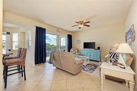 Lovely Lakeview Golf Club Condo image 3