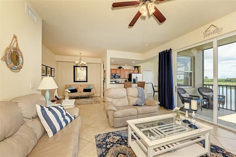 Lovely Lakeview Golf Club Condo image 4