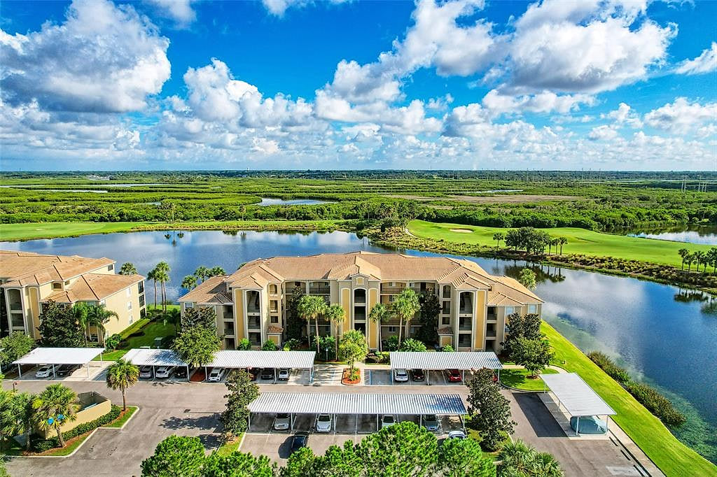 Lovely Lakeview Golf Club Condo image 1