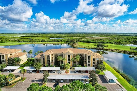 Lovely Lakeview Golf Club Condo image 1
