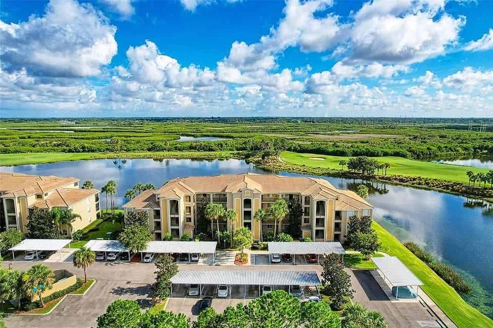 Lovely Lakeview Golf Club Condo image 1