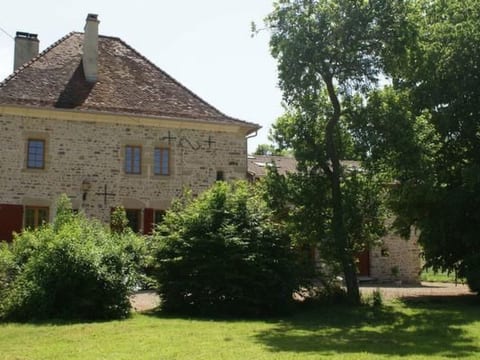 in Le Châtelet-Sur-Meuse mit Grill, Garten und Terrasse
