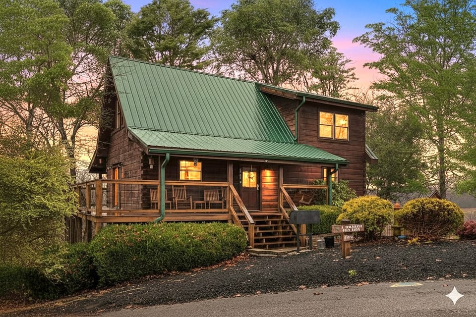 A Moment Inn Time - Pigeon Forge