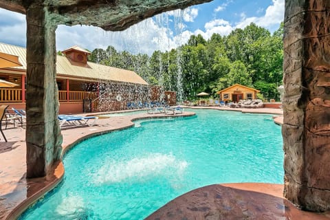 Enjoy in the resort pool