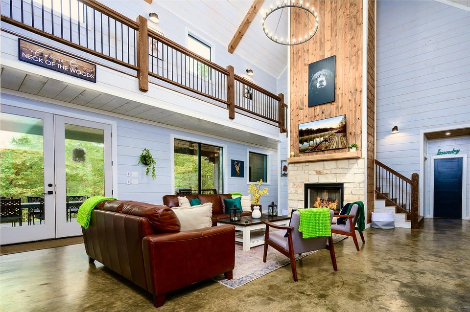 Spacious and roomy, tall ceilings
