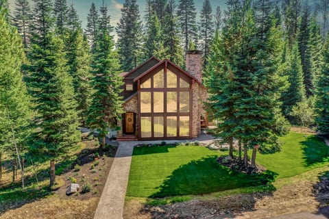 Nestled in the woods, luxury awaits!
