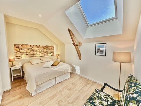 Chambre Périgueux, pierres apparentes, clim. Le charme du Périgord Blanc pour un séjour authentique, proche de la vallée de la Dordogne.