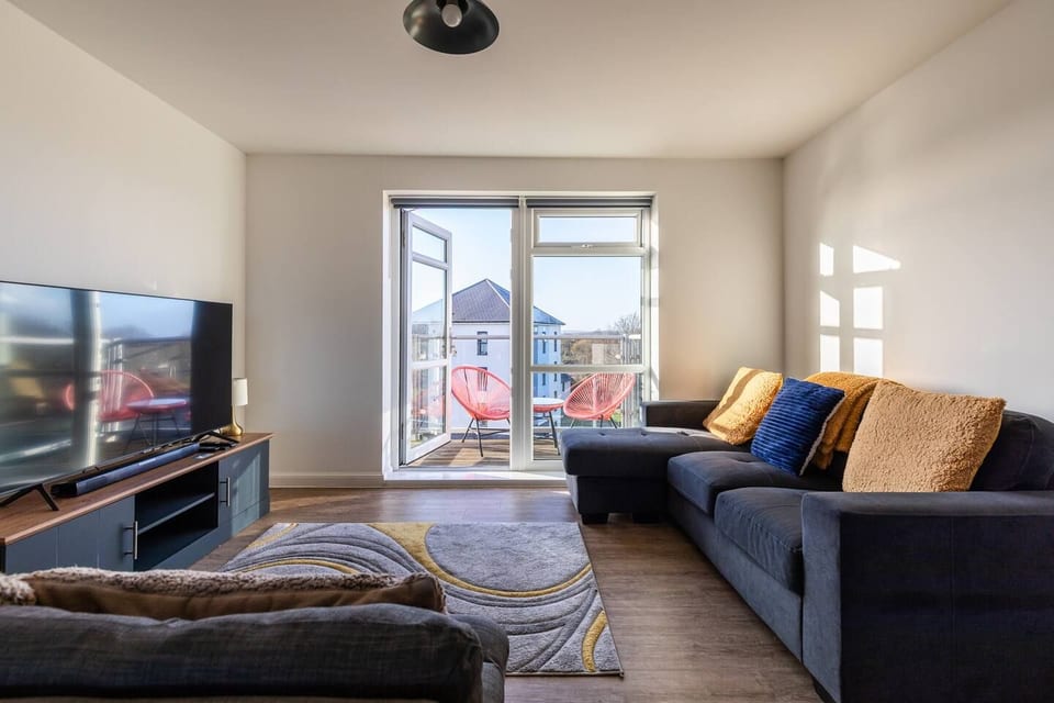 Appartamento luminoso e nuovo con 2 camere da letto, balcone e parcheggio - Patchway
