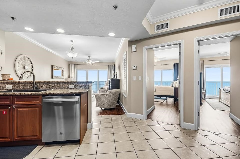 1704 Seawind double Balcony w Free Umbrella Svc - Gulf Shores