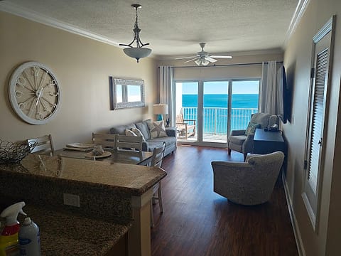 1704 Seawind w Free Umbrella Svc Double Balcony