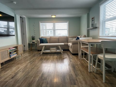 Sea La Vie - Multifamily Home image 8