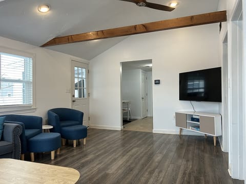 Sea La Vie - Multifamily Home image 17