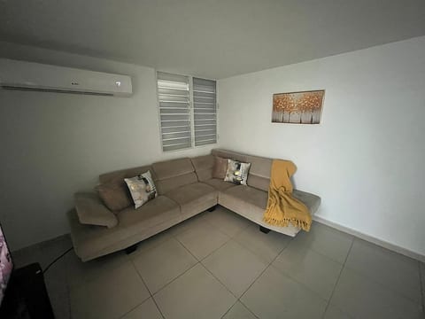 Casa Elena Spacious 3BR/2BA Home Bayamon DT image 2
