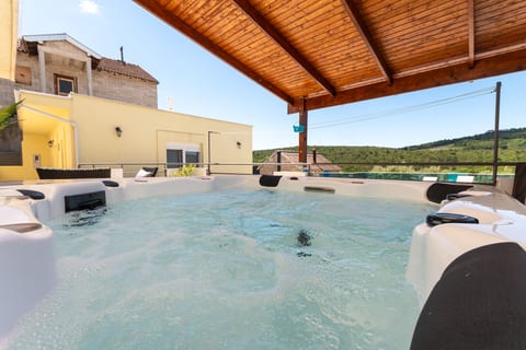 Apartment Neda with Jacuzzi - Unit 378171-13
