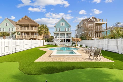 Large Pool With A Shallow Area For Kids