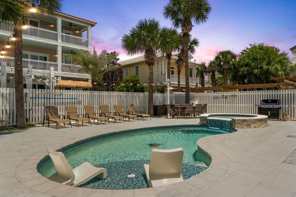 Sandborne Pool Oasis | Steps to Private Beach! - Miramar Beach