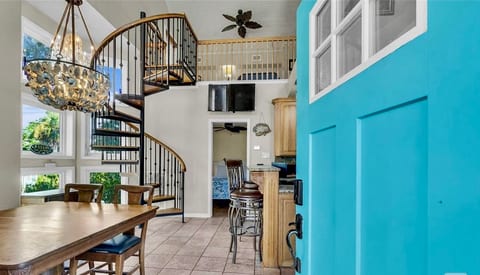 Beach House & GOLF CART!