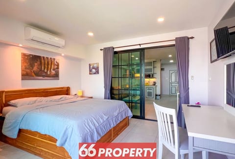 Vintage Luxe Suite Near Maya with View