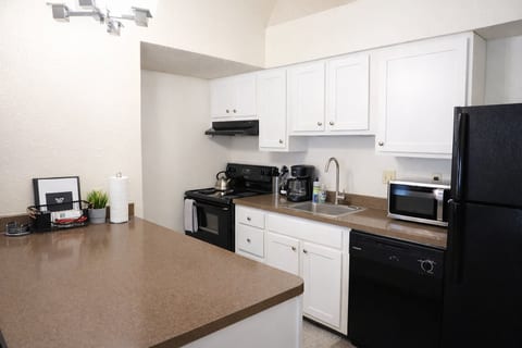 Two Bedroom Loft*Great Location*Award Winning Beds