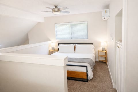 Two Bedroom Loft, King Beds, Down Town Convenience