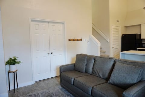 Two Bedroom Loft * Award Winning Beds * Down Town