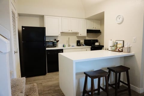 Two Bedroom Loft * Award Winning Beds * Down Town