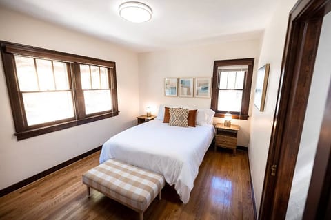Charming3Bdrm ●Great Location ●Award Winning Beds