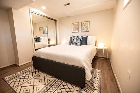 Charming3Bdrm ●Great Location ●Award Winning Beds