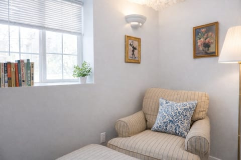Cozy 1Bdrm • Great Location • Fast Wi-fi