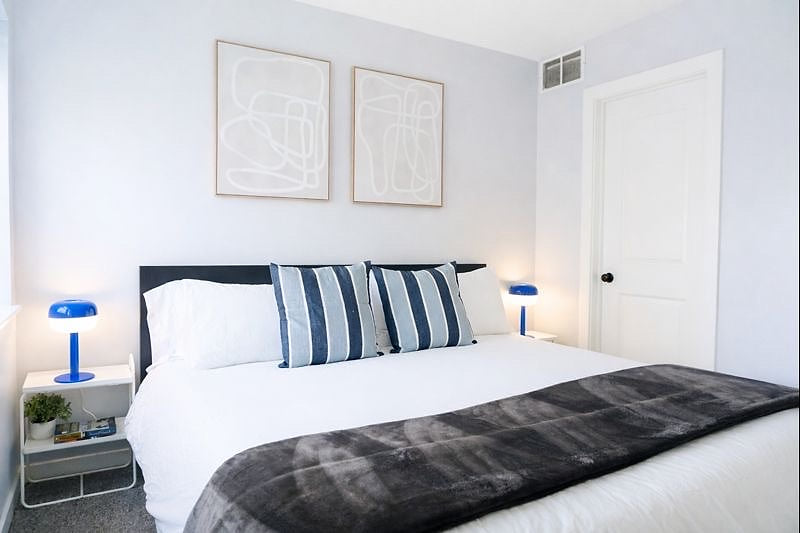 City Haven: Modern 1-Bedroom