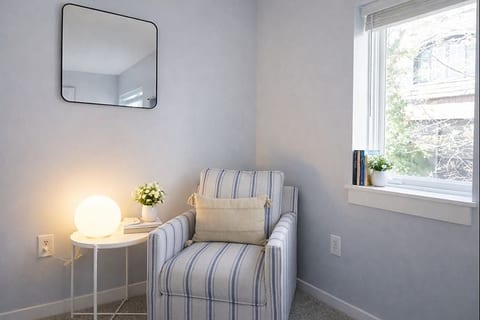City Haven: Modern 1-Bedroom