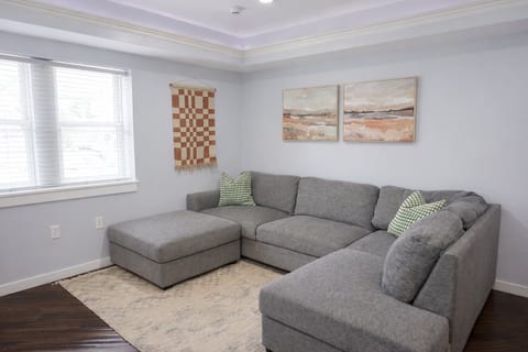 Stylish 1-Bedroom Stay Near Downtown SLC