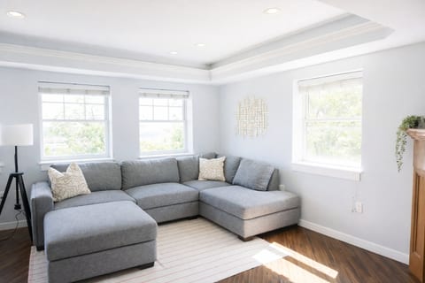 Bright & Cozy 1BR – Walk to Downtown SLC