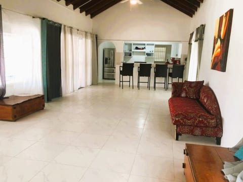 Tolle, strandnahe Villa mit Swimmingpool